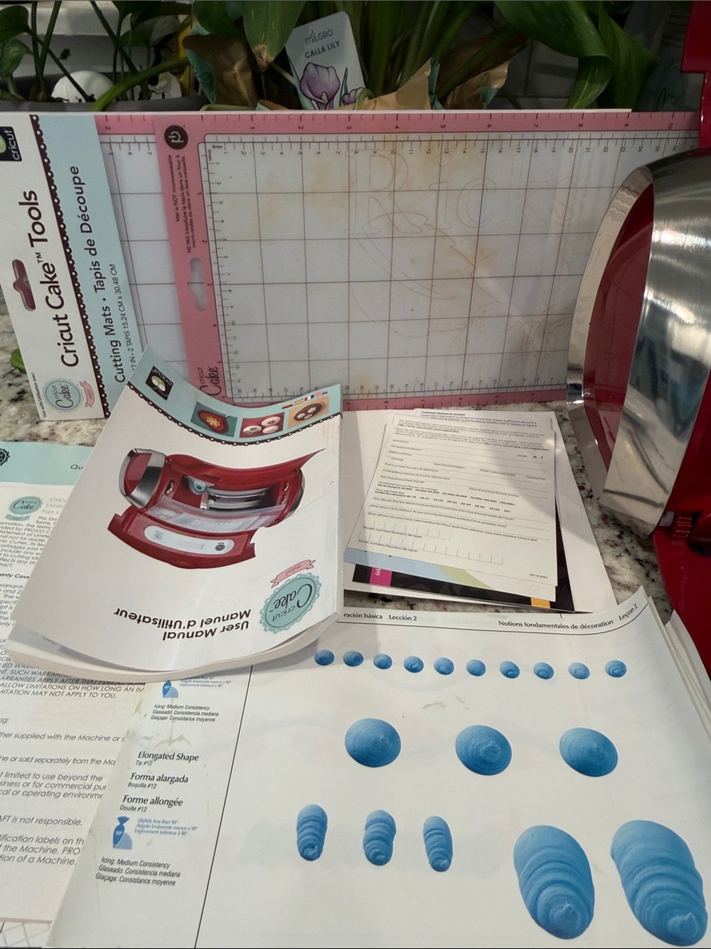 Cricut Red Cake Decorating Machine - Picture 2 of 12